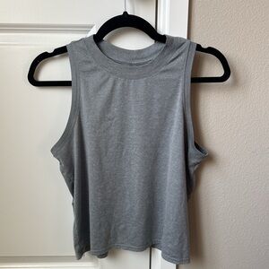 Vuori Charcoal Muscle Tee - small